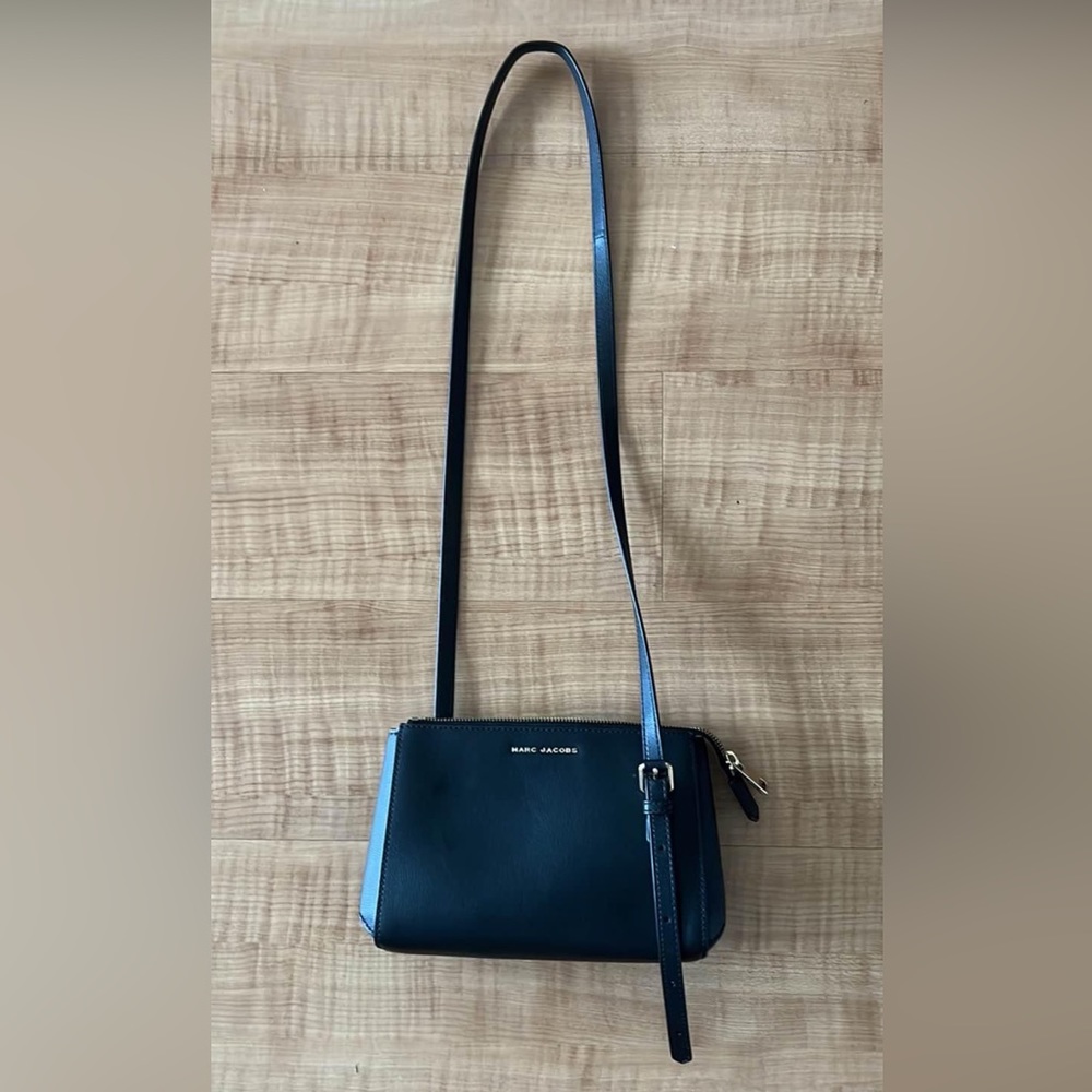 Marc Jacobs small purse (black leather)